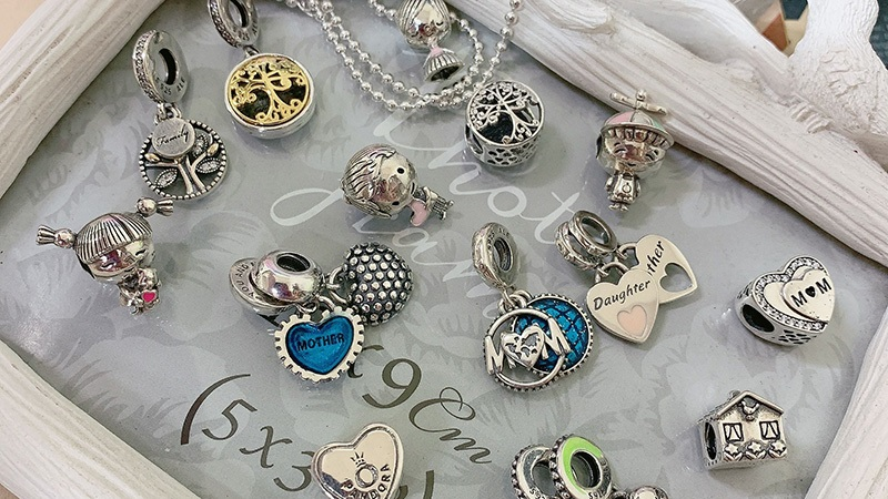 Số lượng hạt charm c&oacute; &yacute; nghĩa nhất định